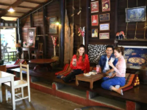 Katom Satu Hotels in Photharam