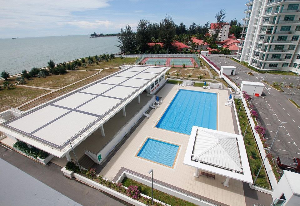 쇼핑몰 인접 위치