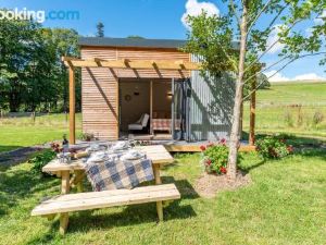 Sunset Cabins at the Oaks Woodland Retreat