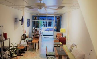 Naret Coliving - Hostel - Adults Only