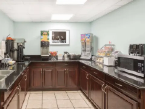 Super 8 by Wyndham Decatur/Lithonia/ATL Area Hotels in Stonecrest