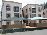 Serengeti Self Catering Units Отели в г. Беллвилл
