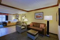 Holiday Inn Express & Suites Charleston-Ashley Phosphate