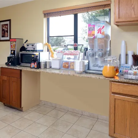 Super 8 by Wyndham Nampa