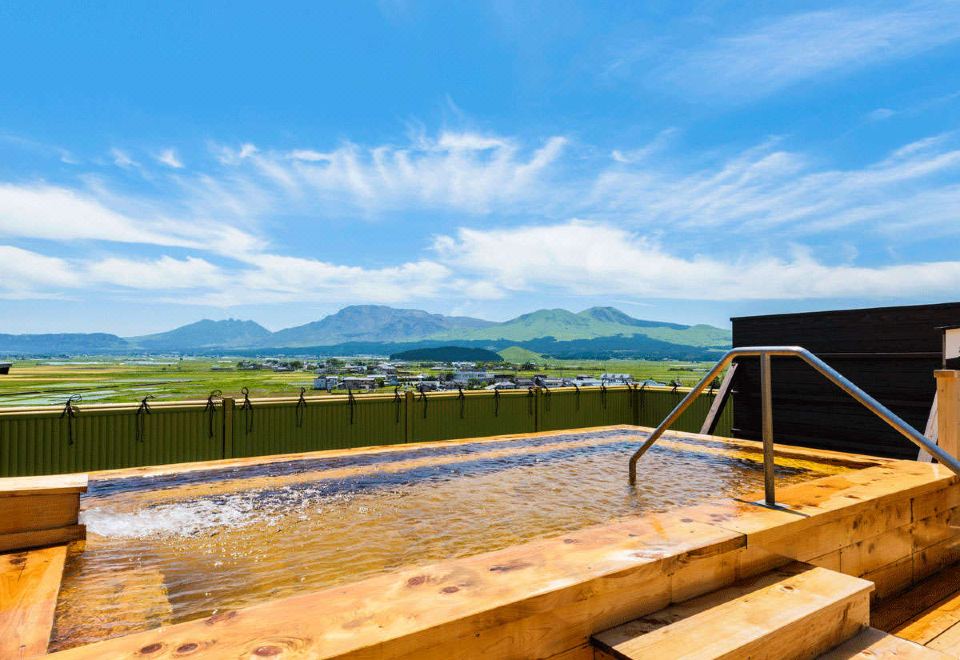 츠루야 아소의 친절한 스태프