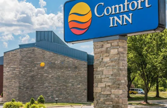 凱富酒店（Spark by Hilton Plymouth）