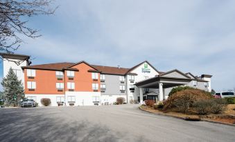 Holiday Inn Express & Suites Knoxville-North-I-75 Exit 112
