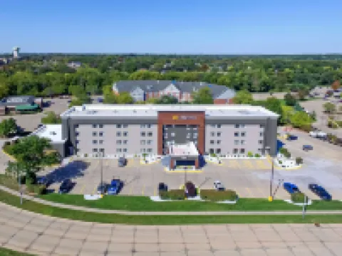 La Quinta Inn & Suites by Wyndham des Moines West Clive Hotels in Clive