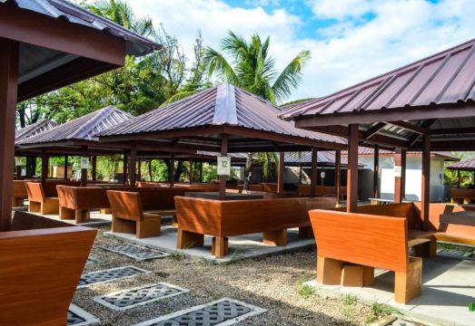 아카시아 호텔 야외 수영장 또는 정원