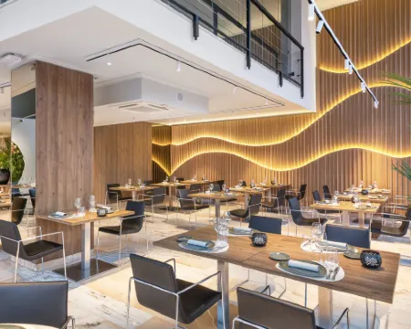 サレス ホテル シウタット デル プラット バルセロナ エアポート バルセロナのホテル