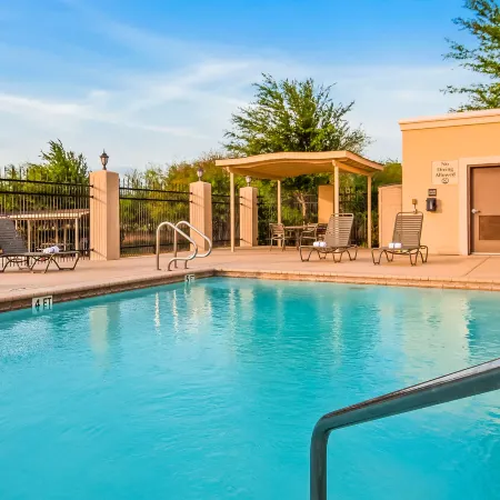 Best Western Plus Kenedy Inn