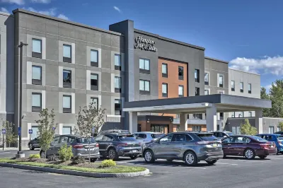 Hampton Inn & Suites by Hilton Keene Hotele w: Cheshire County