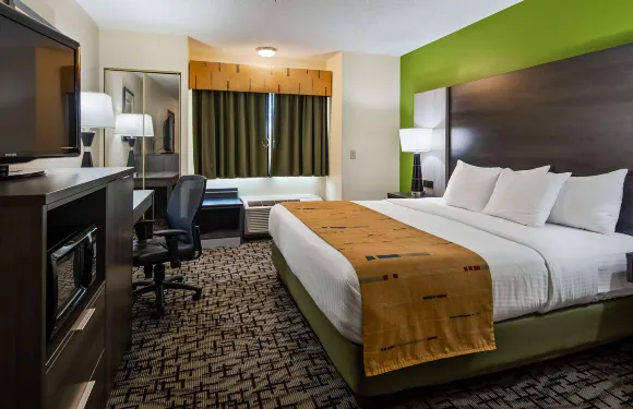 皇冠貝斯特韋斯特套房酒店