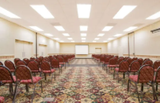 Ramada by Wyndham Edgewood Hotel & Conference Center