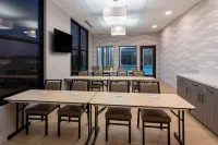 Days Inn & Suites by Wyndham Duluth by the Mall Hotel di Hermantown