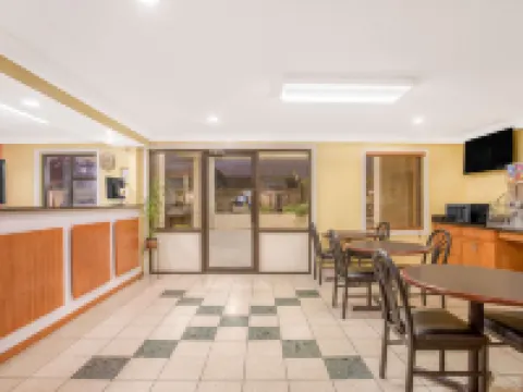 Super 8 by Wyndham Sumter サムターのホテル