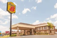 Super 8 by Wyndham Kingsville Hotel di Kingsville