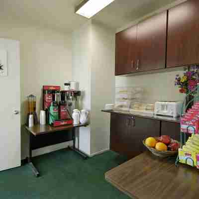 Days Inn by Wyndham Riverside Tyler Mall Dining/Meeting Rooms