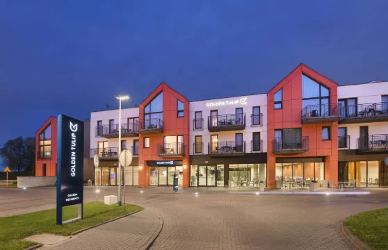 金色鬱金香格但斯克公寓酒店