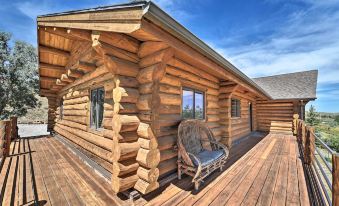 Exquisite Log Home with Lander Valley Views!