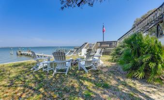 Waterfront Emerald Isle Home w/ Dock Access!