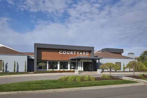 Courtyard Detroit Troy Hotels in Troy
