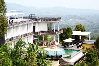 Atres Sari Resort Hotels near Blahmantung Waterfall