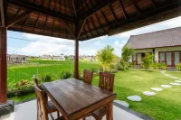 Carik Bali Guest House Canggu Hotel dekat Universitas Tabanan ᬉᬦᬶᬧᬾᬃᬲᬶᬢᬲ᭄ ᬢᬩᬦᬦ᭄᭟
