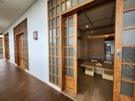 Aki Koe-En Restorant Villa & Cafe Отели в г. Cijeruk