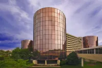 Hyatt Regency O'Hare Chicago Отели рядом с достопримечательностью «Басс Форест-Север»