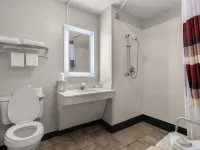 Red Roof Inn & Suites Savannah Airport Hotéis em Pooler