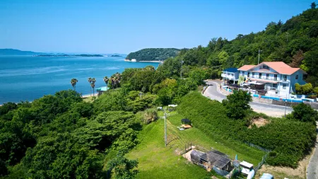 Pension Kuroshiomaru Отели рядом с достопримечательностью «Оливковый сад Усимадо»