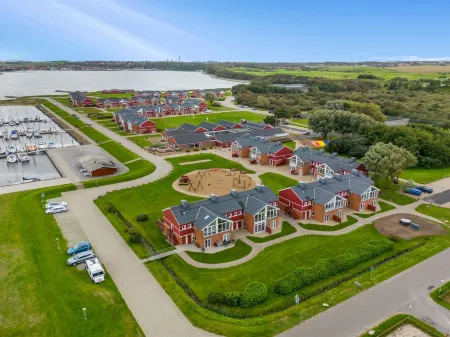 "Alvy" - 100m to the Fjord Отели в г. Лемвиг