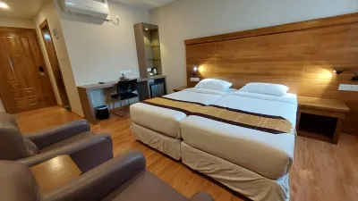 Hotel Grand Galaxy Hôtels à proximité de : University of East Yangon