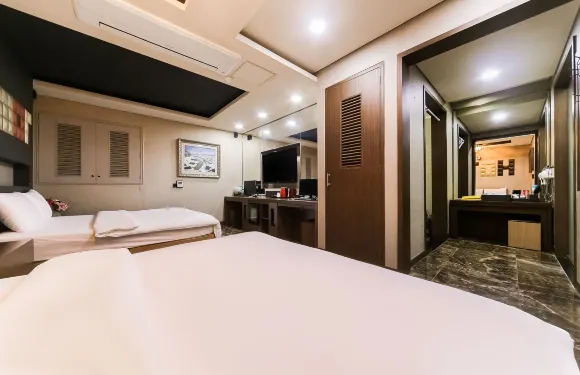 閔慶鄭村Amor汽車旅館