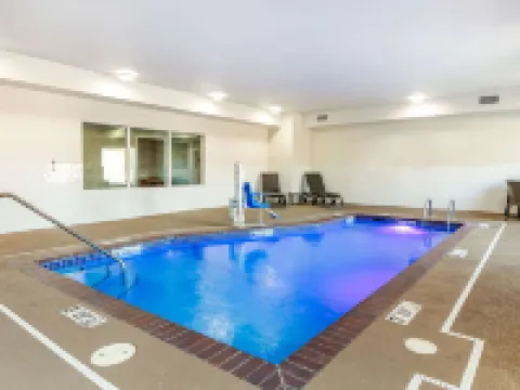 範布倫-福特史密斯舒適套房酒店 克勞福德縣酒店