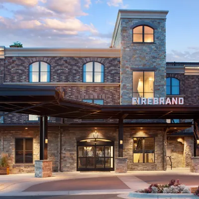 火把酒店 鄰近Whitefish Lake Golf Club的酒店