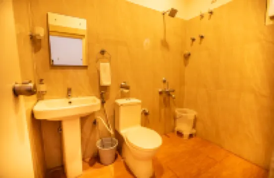 Townhouse J K Golden Embassy