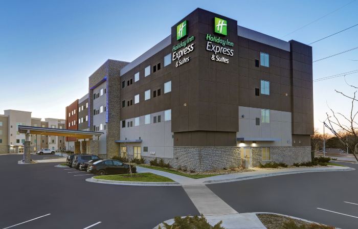 Holiday Inn Express & Suites LENEXA - OVERLAND PARK AREA by IHG