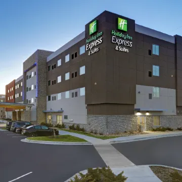 Holiday Inn Express & Suites LENEXA - OVERLAND PARK AREA by IHG