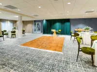 Sonesta Select San Francisco Airport Oyster Point Waterfront Hotels near Cow Palace