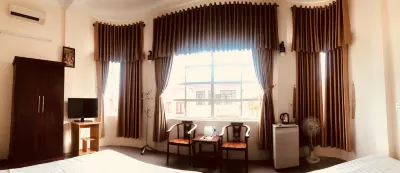 Khách sạn Năm Long