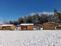 Les Chalets du Haut-forez Hôtels à : Saint-Julien-d'Ance