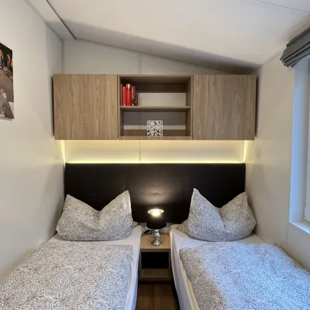 Tiny Haus Seeblick Hotels in Wemding