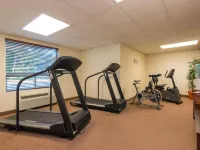 Super 8 by Wyndham Midland - Gym