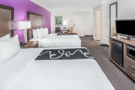 La Quinta Inn & Suites by Wyndham Lubbock West Medical Centr