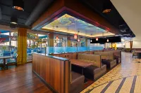 La Quinta Inn and Suites by Wyndham at WaTiki Waterpark - Barer