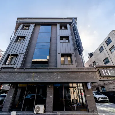 Pyeongtaek H Avenue Pyeongtaek Station Branch Hotel dekat Stasiun Pyeongtaek