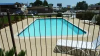 Executive Inn and Suites - Pools