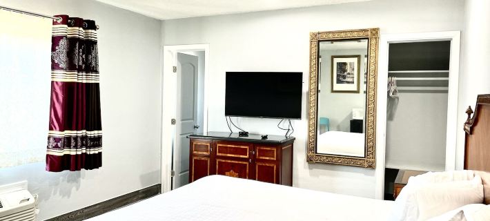 Sundial Lodge Hotels in Redding